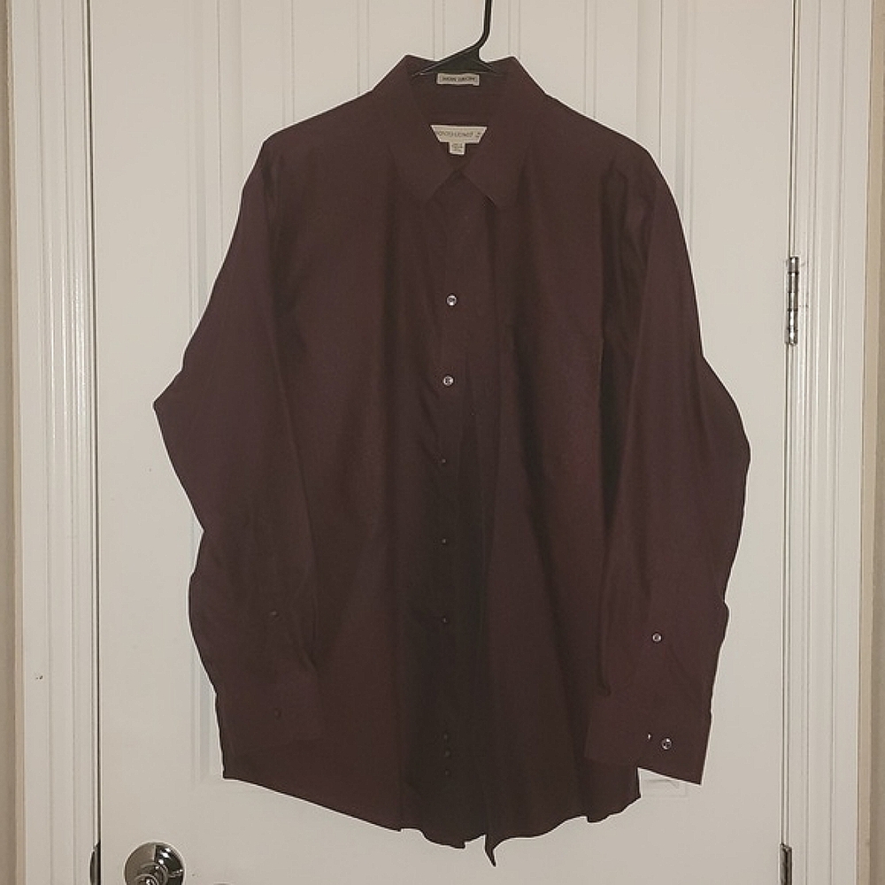 Long-sleeved dress shirt